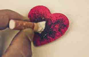 زوجتي فقدت مشاعرها تجاهي فماذا أفعل؟