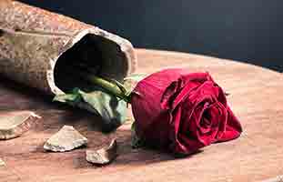 متزوجة ومازلت عذراء بسبب الخوف من الألم ماذا أفعل