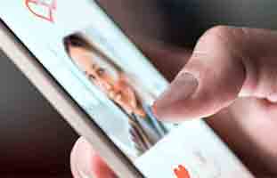 ماذا تفعل عندما تختار زوجتك الأصدقاء عليك