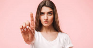 "كل كلامه عن الجنس" كيف أضع حد لحديث خطيبي عن الجنس؟