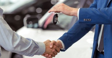 تفسير رؤية بيع السيارة في المنام بالتفصيل