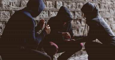 المخدرات وتأثيرها السلبي على الشباب وطرق الوقاية منها