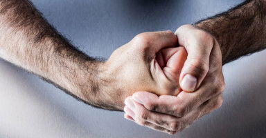 انتقام الزوج من الزوجة الخائنة هل يشفي ألم الخيانة؟