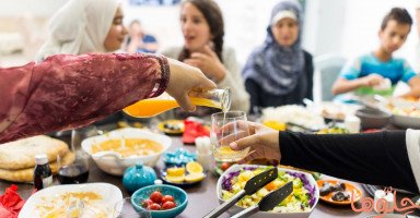 نصائح وأفكار لدعوة إفطار رمضان في منزلك