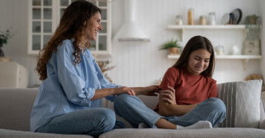 كيف أجعل بنتي المراهقة صديقتي وقريبة مني؟