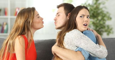 ما تفسير حلم الزواج من صديقة زوجتي في المنام؟