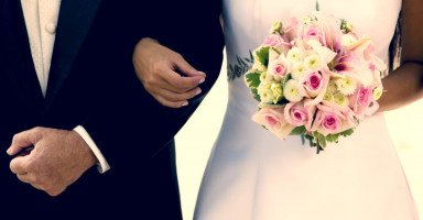 سلبيات وإيجابيات الزواج التقليدي "زواج الصالونات"