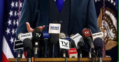 تأثير وسائل الإعلام على المجتمع