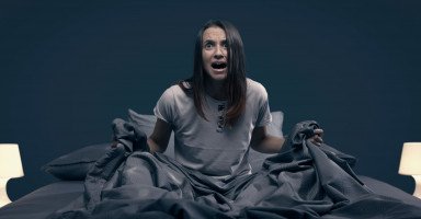 أسباب الصراخ أثناء النوم وعلاج الهلع الليلي