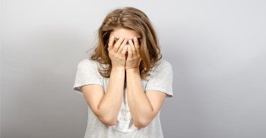 بكاء المرأة بعد الجنس وسبب حزن الزوجة بعد الجماع