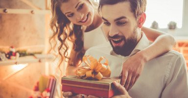 أفكار هدايا للزوج ونصائح شراء هدية مناسبة للزوج