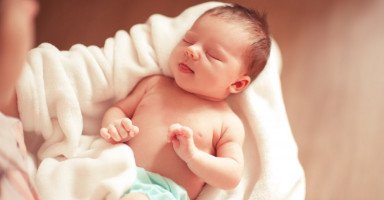أسباب سرعة التنفس عند حديثي الولادة وعلاج ضيق التنفس