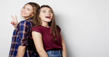 7 نصائح للتعامل مع الصديقة الكتومة والصامتة