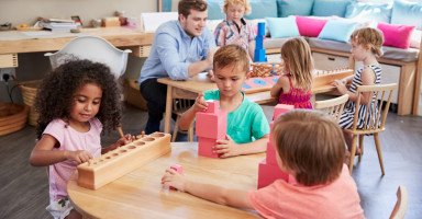 منهج مونتيسوري التعليمي وقواعد مونتيسوري في التربية 