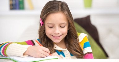 تعليم الطفل كيفية كتابة موضوع التعبير