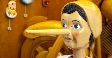 أسباب الكذب عند الأطفال "8 أسباب رئيسية تجعل الطفل يكذب"