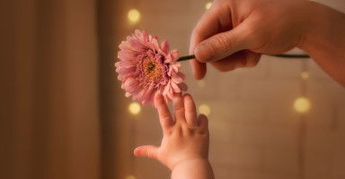 أسماء بنات بمعنى الرزق والسعادة والحظ