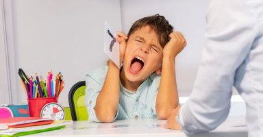 كيفية تهدئة طفل التوحد عندما يغضب أو يعاند