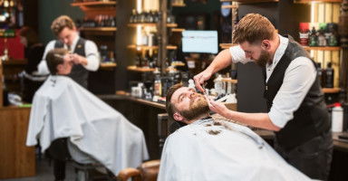 تفسير رؤية الحلّاق في المنام وحلم الذهاب للحلاق