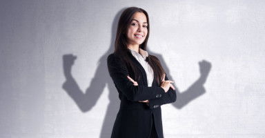 شخصية المرأة القيادية وصفات المرأة القائدة