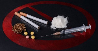 تأثير المخدرات على المجتمع وأضرار المخدرات الاجتماعية