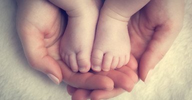 أهم نصائح حماية الجنين والطفل الرضيع من الخطر