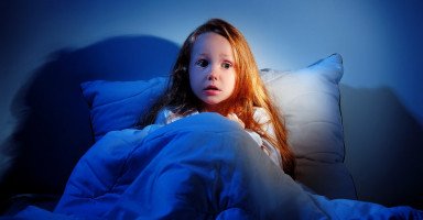 علاج الخوف عند الأطفال عند النوم وأثناء النوم