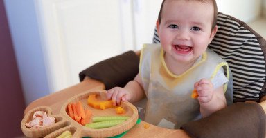 غذاء الطفل في الشهر السابع ووجبات الأطفال 7 شهور