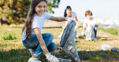 طرق تعليم الأطفال الحفاظ على البيئة