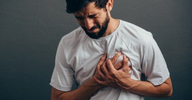 كيف أفرق بين ألم العضلات وألم القلب؟