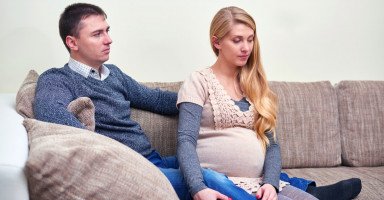أسباب نفور الزوجة من زوجها أثناء الحمل وكيفية زيادة الرغبة عند الحامل