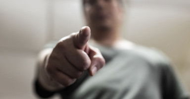 كيف أتعامل مع زوجي العنيف وهل يمكن أن يتغير