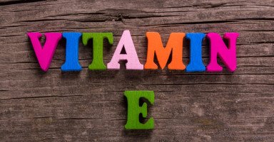 أعراض نقص فيتامين هـ عند الأطفال وأضرار فيتامين E وفوائده