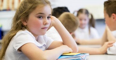 أعراض وعلاج الاكتئاب الدراسي عند الأطفال والمراهقين