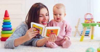 كيف ألعب مع طفلي الرضيع عمره 6 شهور؟