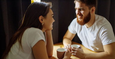 كيف أفتح موضوع مع شخص أحبه في الدردشة؟