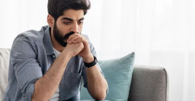 هل ينسى الرجل حبه الأول بعد الزواج وينسى حبيبته؟