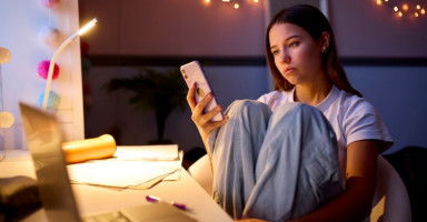 تأثير التنمر الإلكتروني على المراهقين وطرق حمايتهم