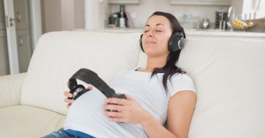 تأثير الموسيقى على الأم والجنين