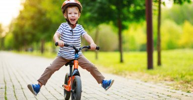 فوائد الدراجة الهوائية للأطفال وتجنب مخاطرها