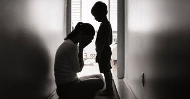 متى يفهم الطفل معنى الموت وكيف نشرح له الفكرة؟
