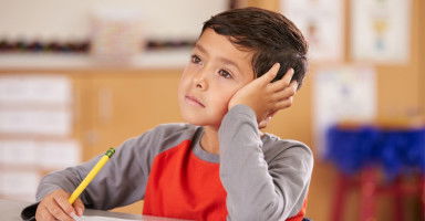 ما أسباب قلة التركيز والانتباه عند الأطفال؟
