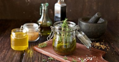 علاج جفاف المهبل بالأعشاب (علاج جفاف المهبل بزيت الزيتون وترطيب المهبل بالعسل)