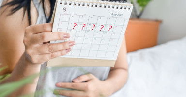 أسباب انحباس الطمث في الرحم وعلاج احتباس دم الدورة