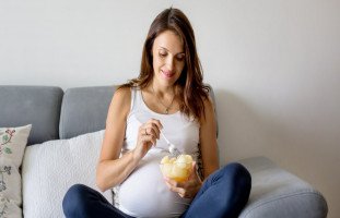فوائد الشمام للحامل وأضرار البطيخ الأصفر في الحمل