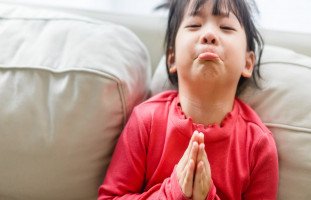 الاعتذار ومشاعر الأسف عند الأطفال