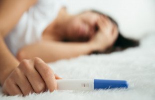أعراض الحمل الكاذب وطرق تحديد الحمل الحقيقي