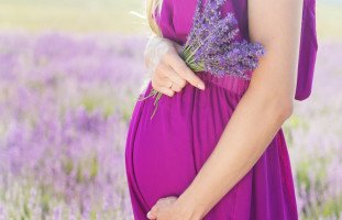 فوائد الخزامى للحامل وزيت اللافندر أثناء الحمل