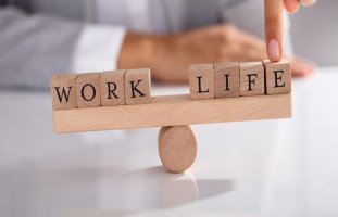التكامل بين العمل والحياة