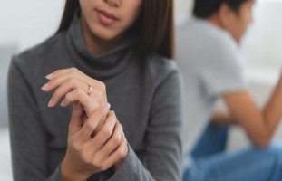 كيف أمنع زوجي من الطلاق وأقنعه بالعودة عن الانفصال؟